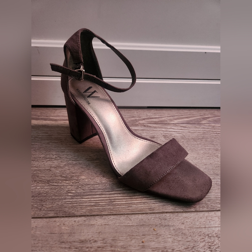 Worthington Women's Heels in Grey Brown Suede - Picture 3 of 10